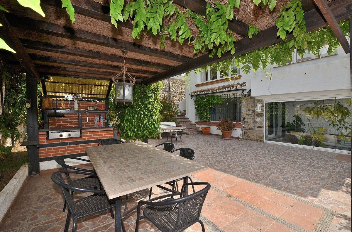3 Bed Detached Villa in Benalmadena Costa