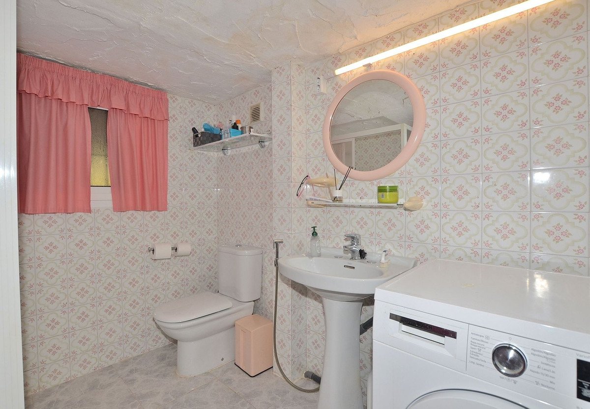 3 Bed Detached Villa in Benalmadena Costa