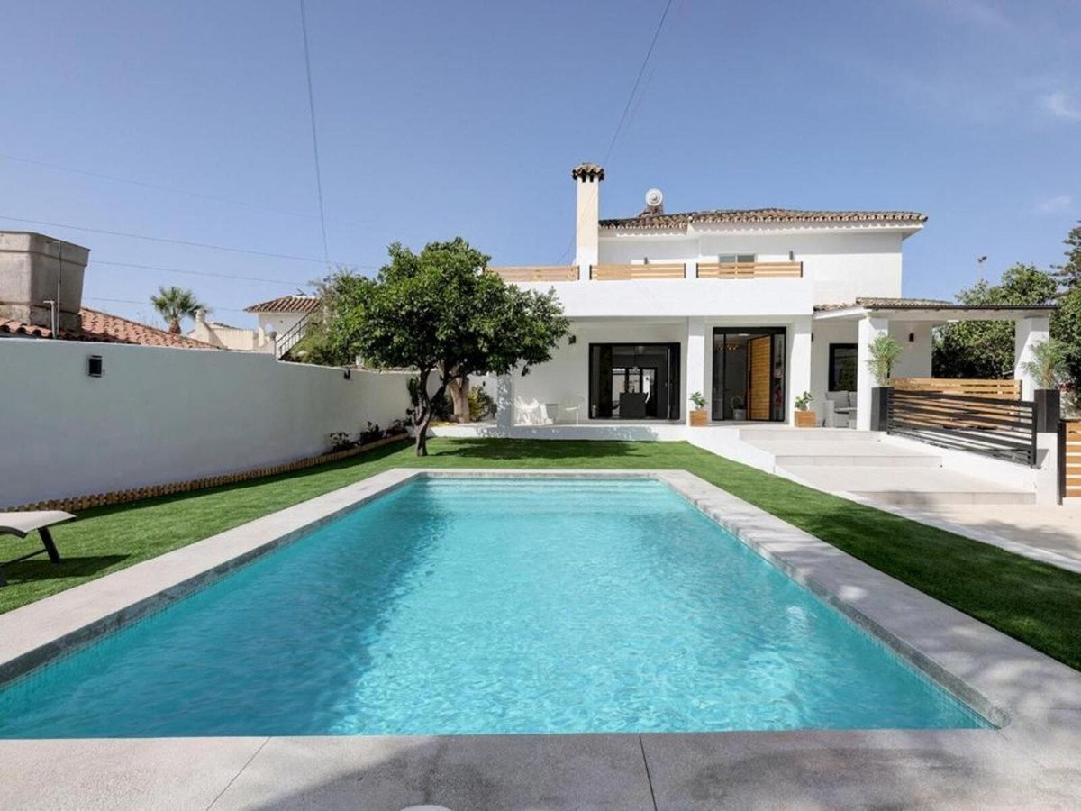 6 Bed Detached Villa in Marbella