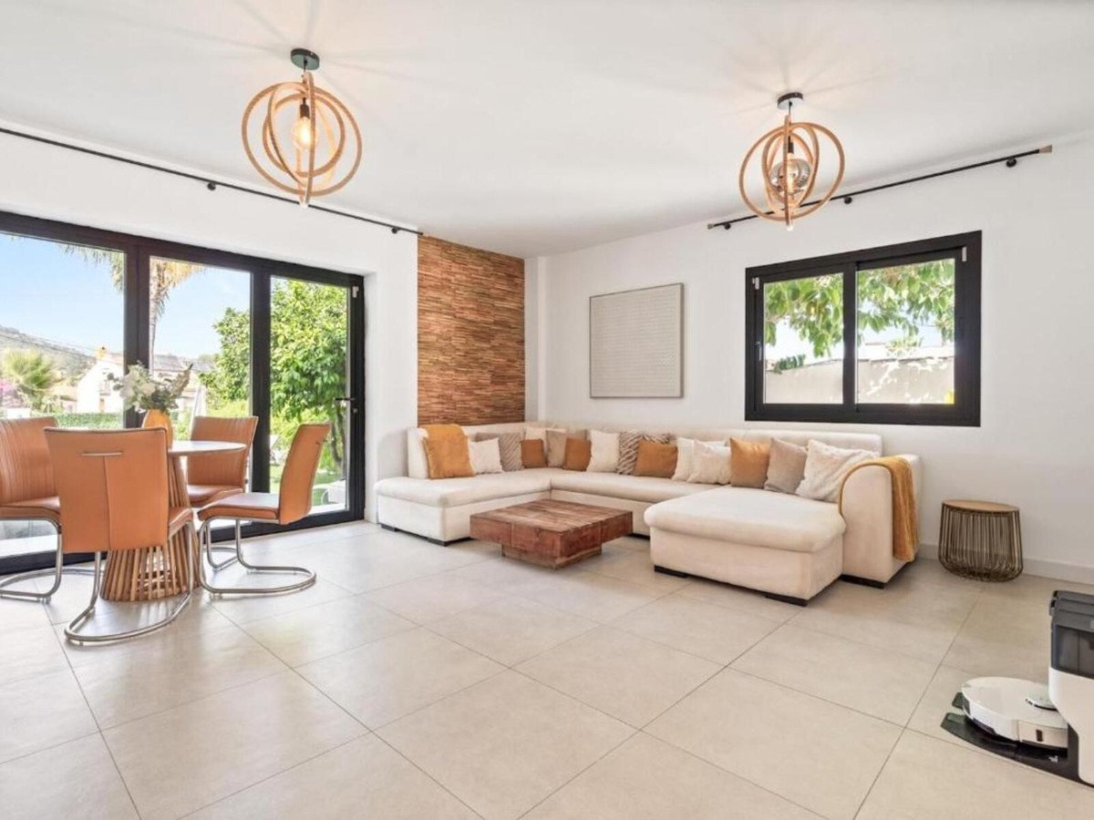 6 Bed Detached Villa in Marbella