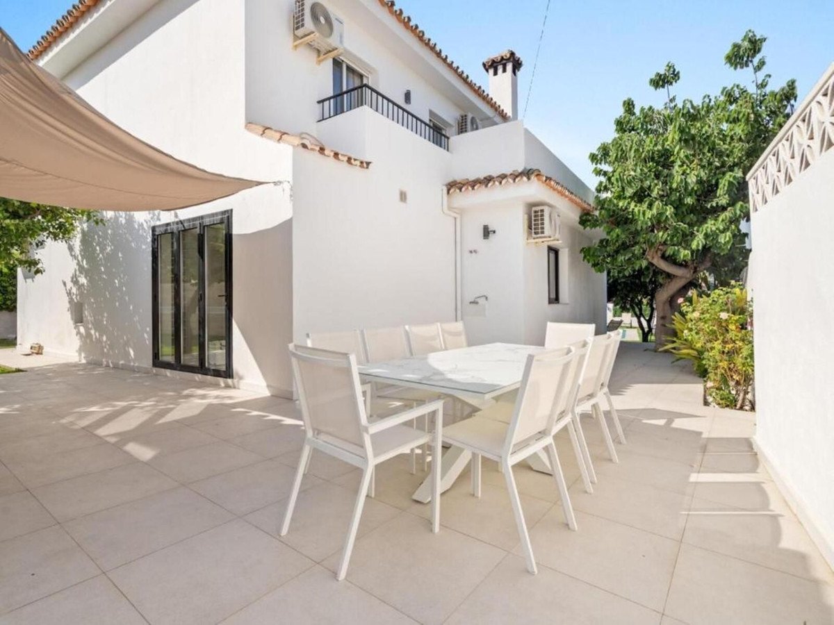 6 Bed Detached Villa in Marbella