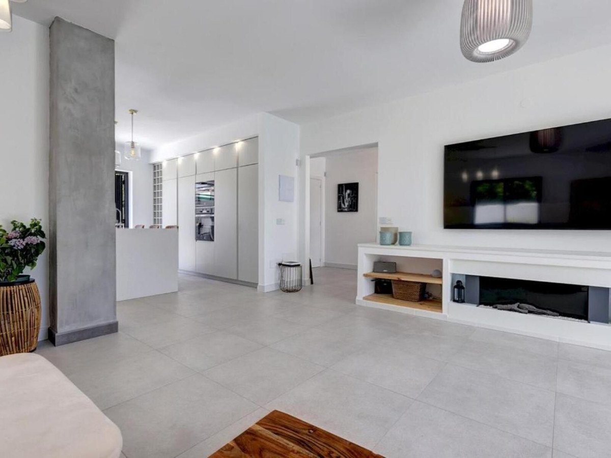 6 Bed Detached Villa in Marbella
