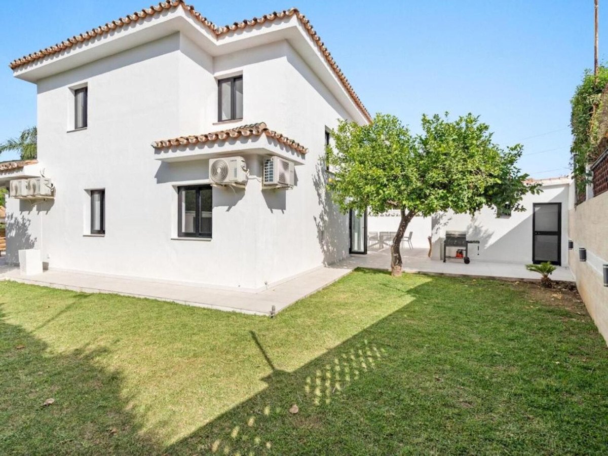 6 Bed Detached Villa in Marbella