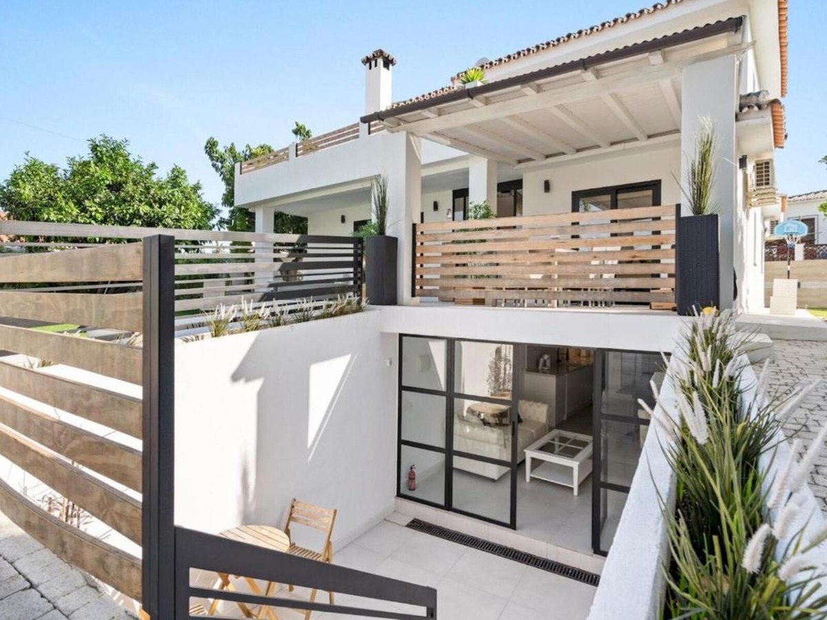 6 Bed Detached Villa in Marbella