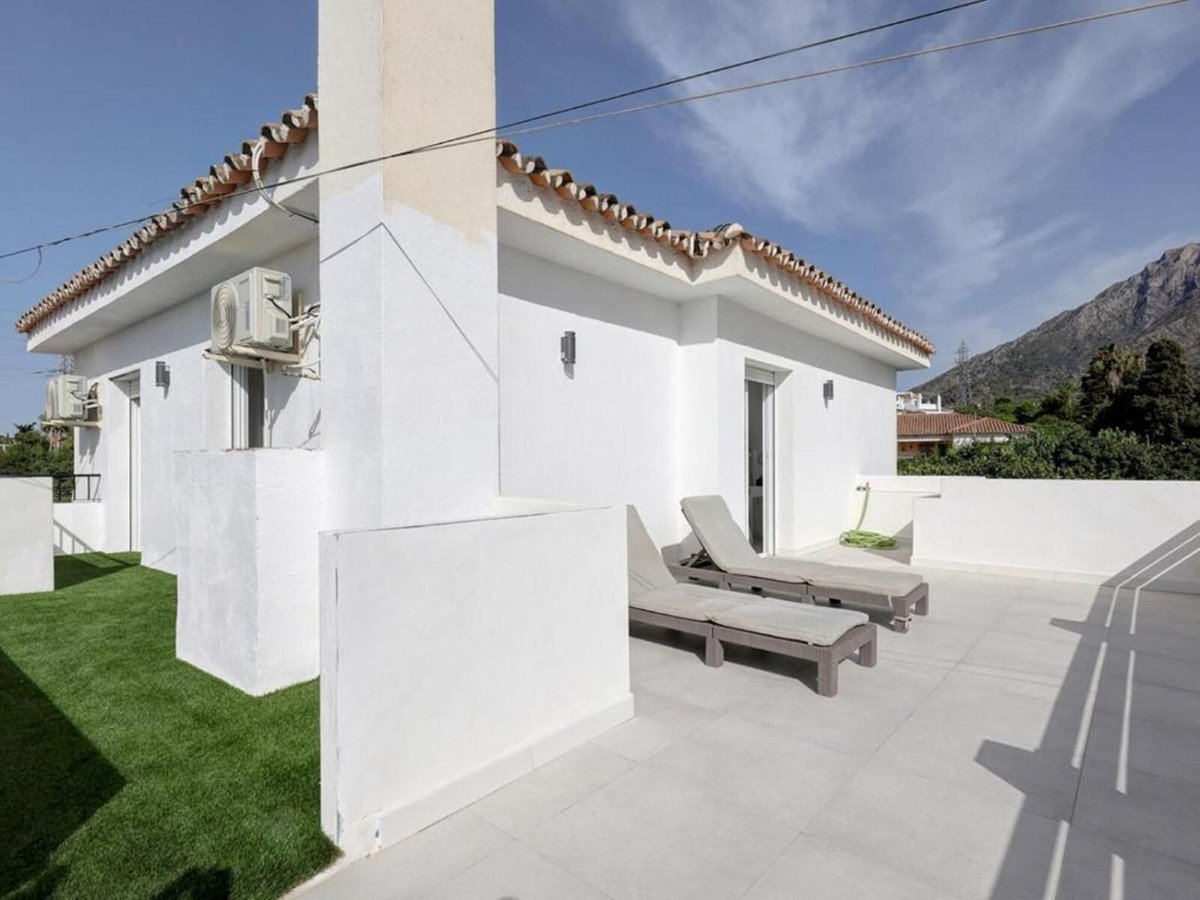 6 Bed Detached Villa in Marbella