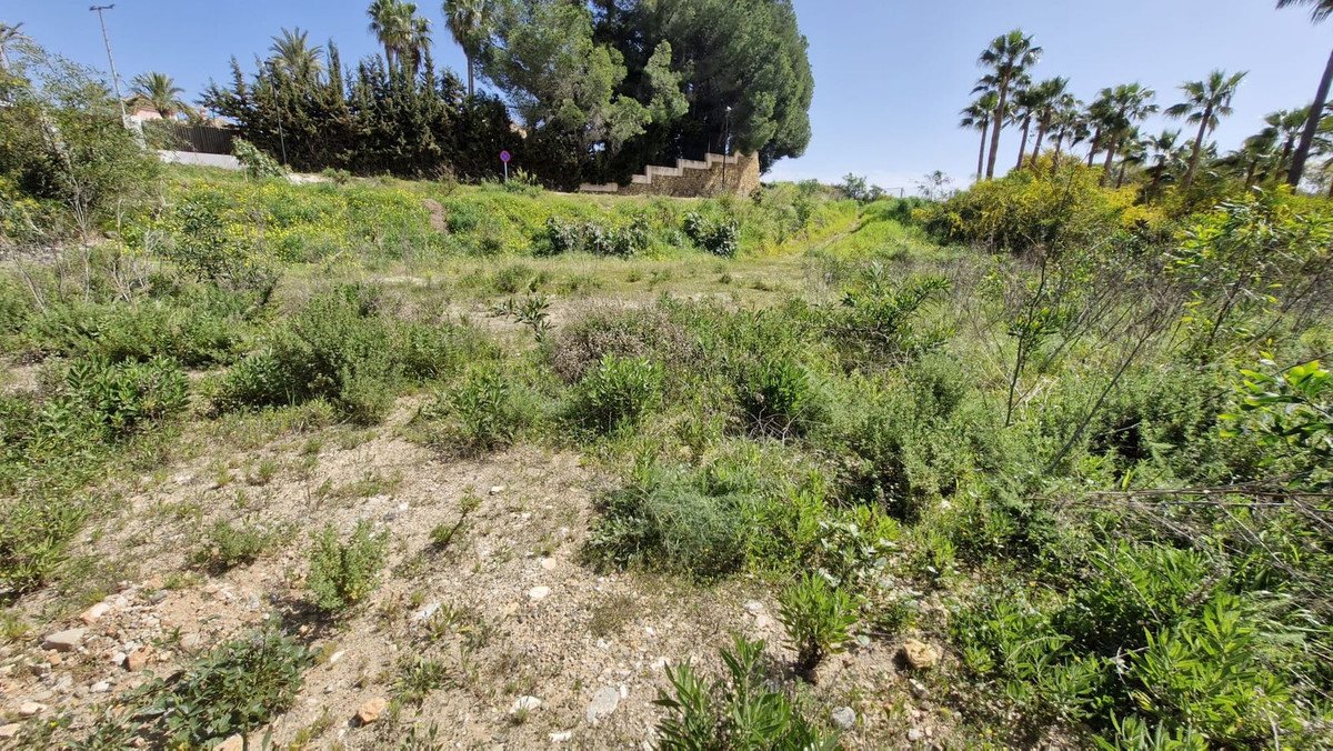 6 Bed Residential Plot in The Golden Mile