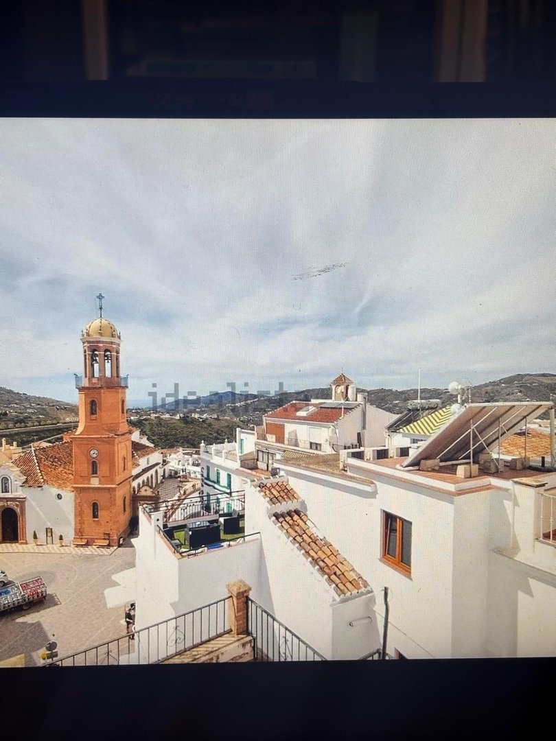 5 Bed Semi-Detached House in Cómpeta