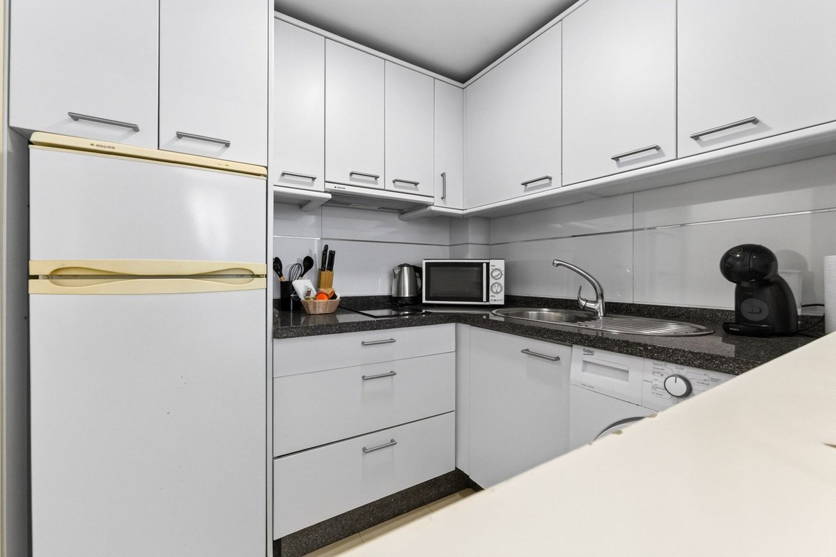 1 Bed Middle Floor Apartment in Pedregalejo
