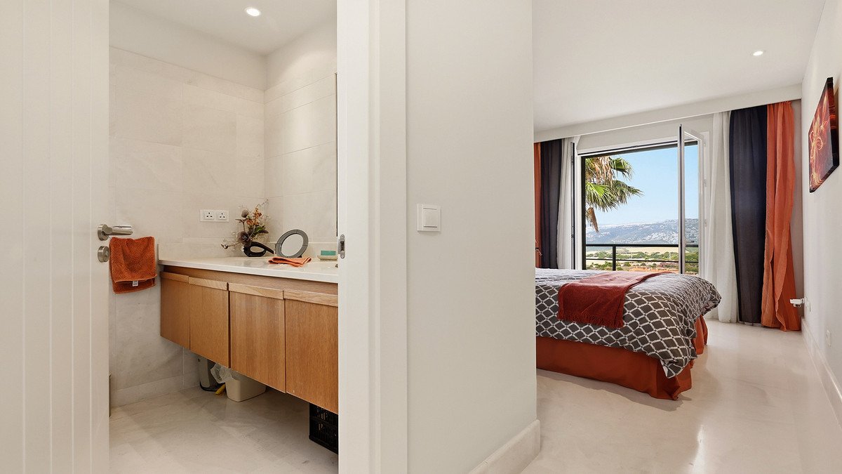 3 Bed Middle Floor Apartment in Doña Julia
