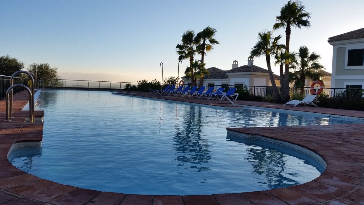 3 Bed Middle Floor Apartment in Doña Julia