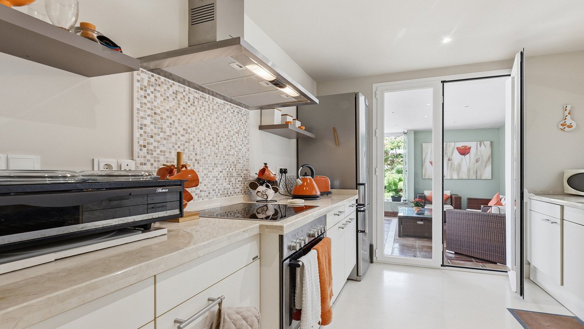 3 Bed Middle Floor Apartment in Doña Julia