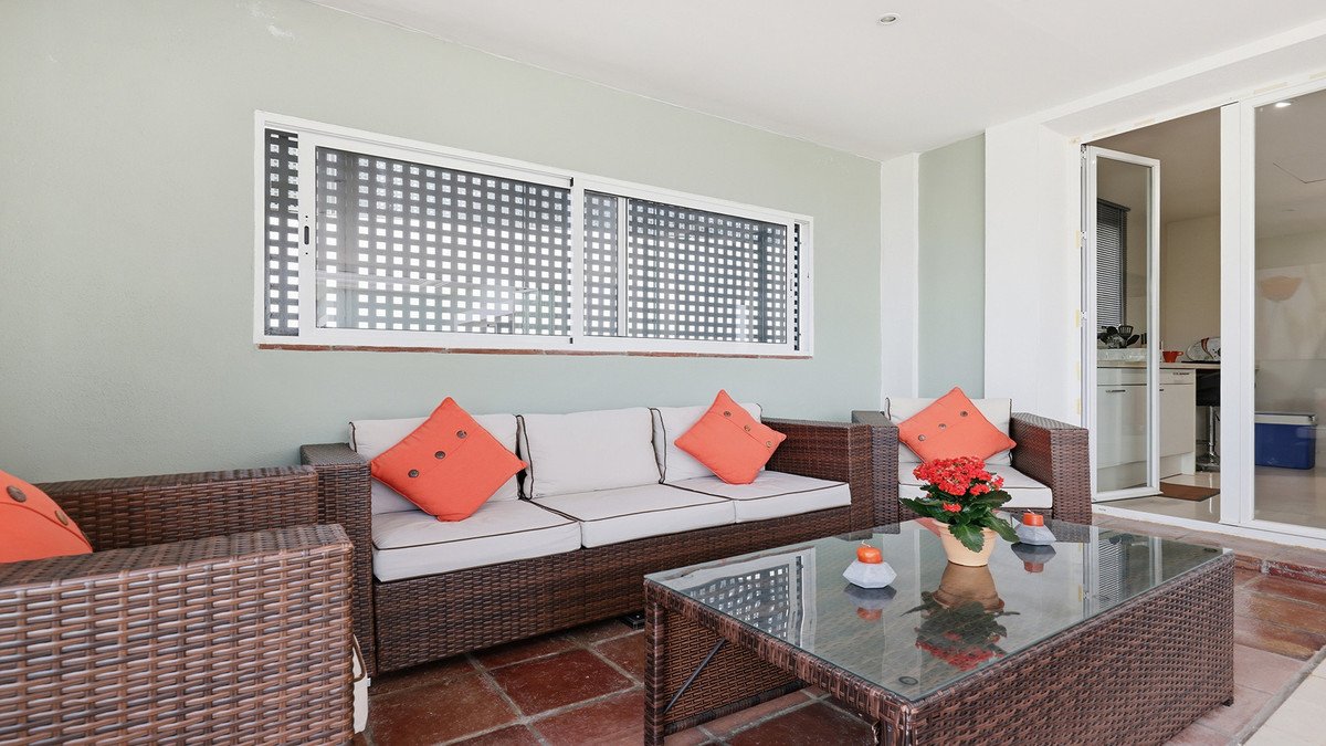 3 Bed Middle Floor Apartment in Doña Julia