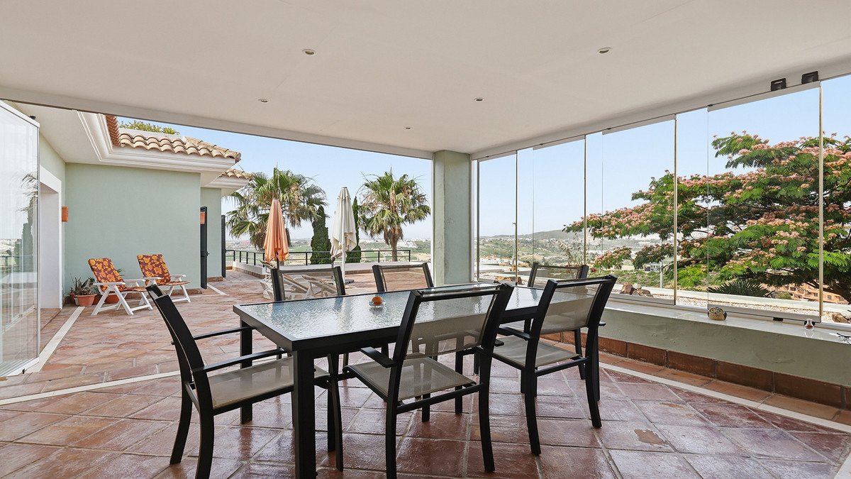 3 Bed Middle Floor Apartment in Doña Julia
