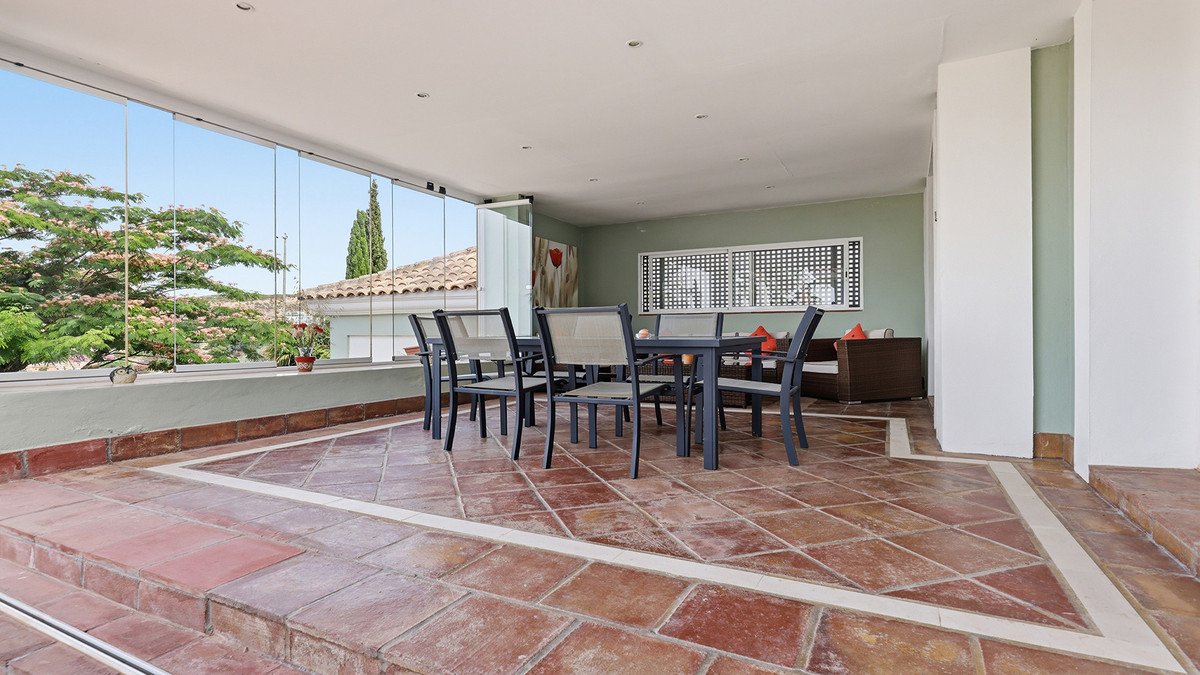 3 Bed Middle Floor Apartment in Doña Julia
