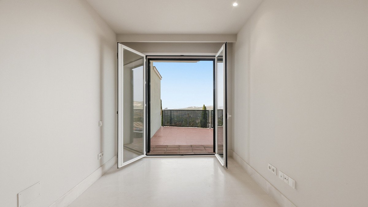 3 Bed Middle Floor Apartment in Doña Julia