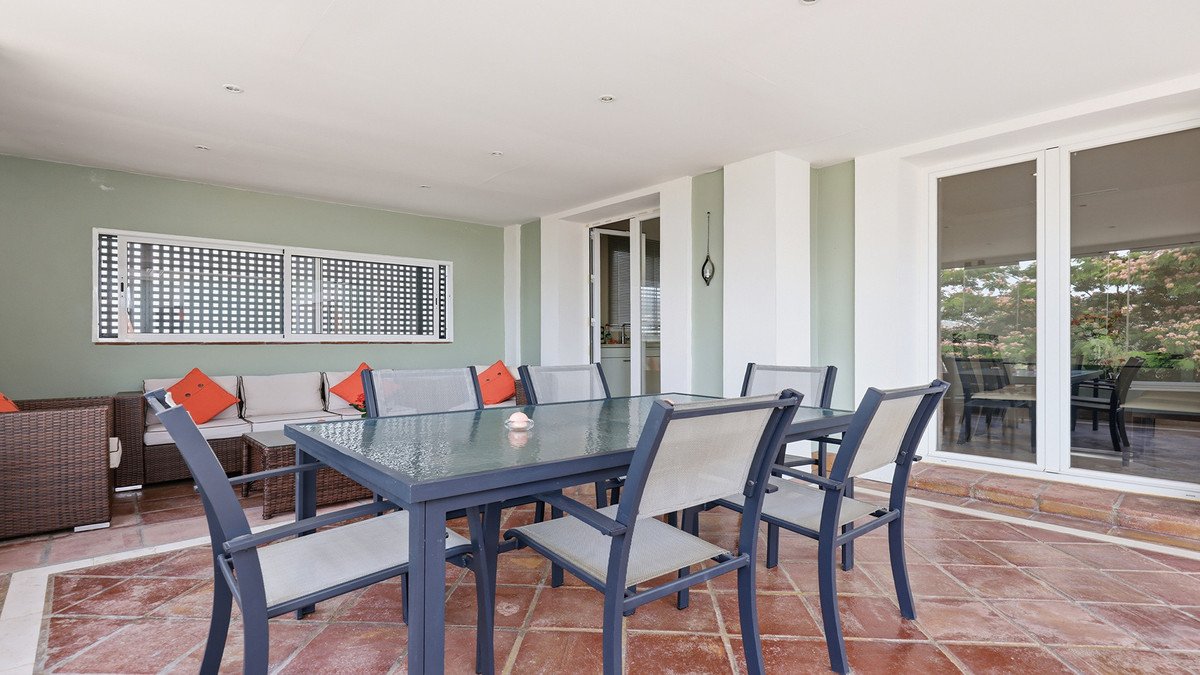 3 Bed Middle Floor Apartment in Doña Julia