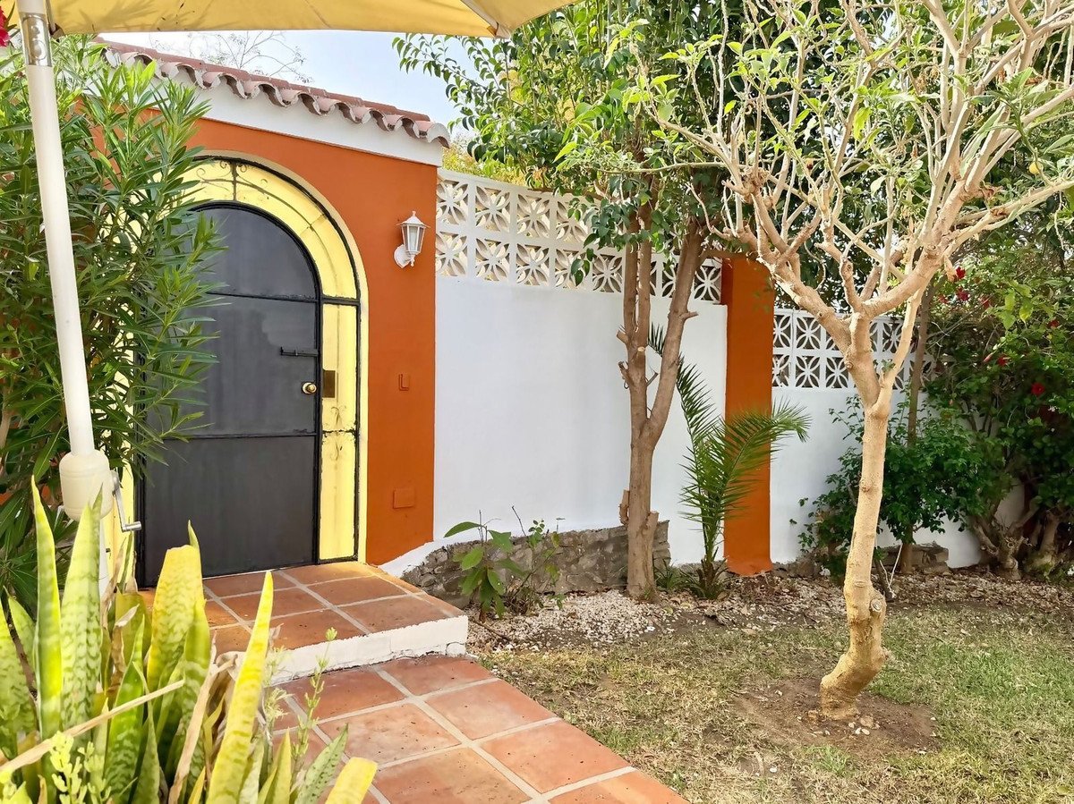 4 Bed Detached Villa in Las Brisas