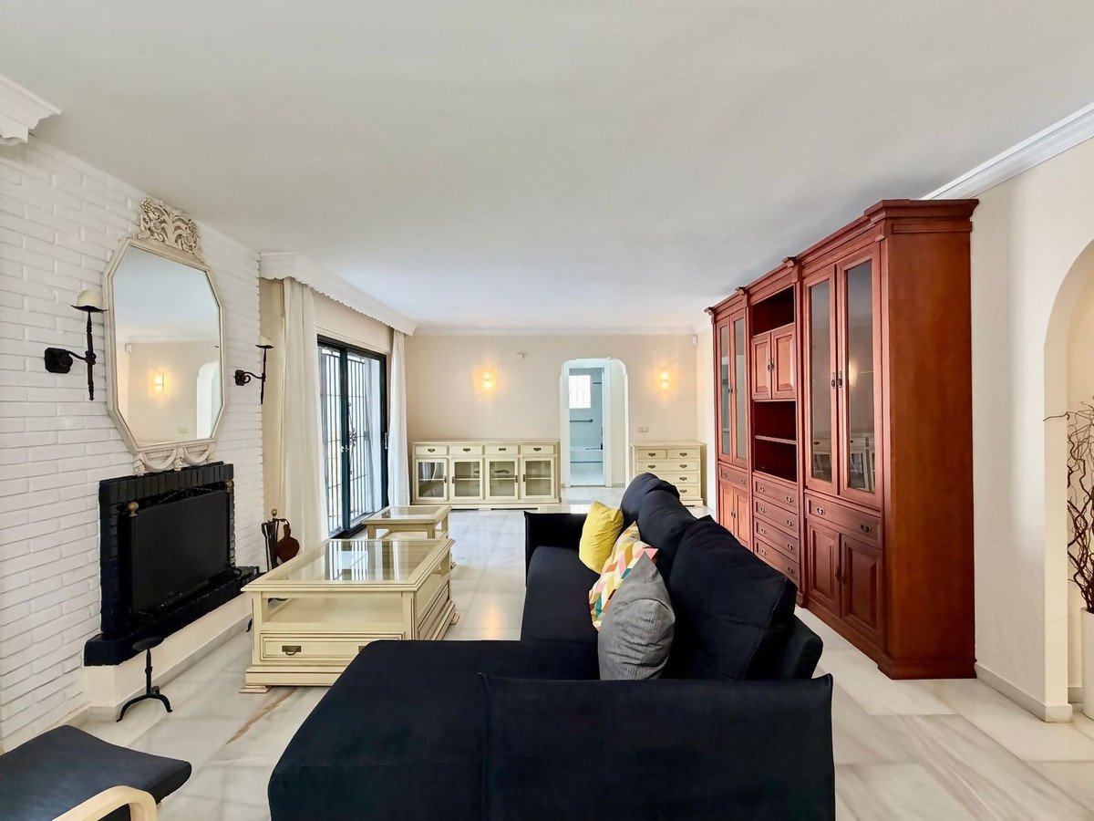 4 Bed Detached Villa in Las Brisas