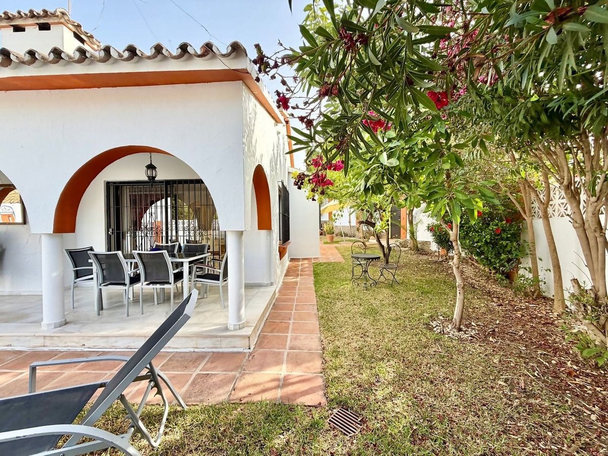 4 Bed Detached Villa in Las Brisas