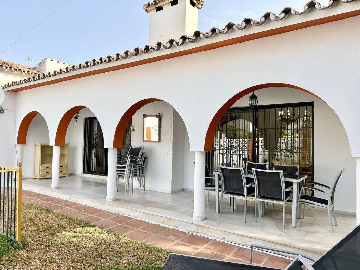 4 Bed Detached Villa in Las Brisas