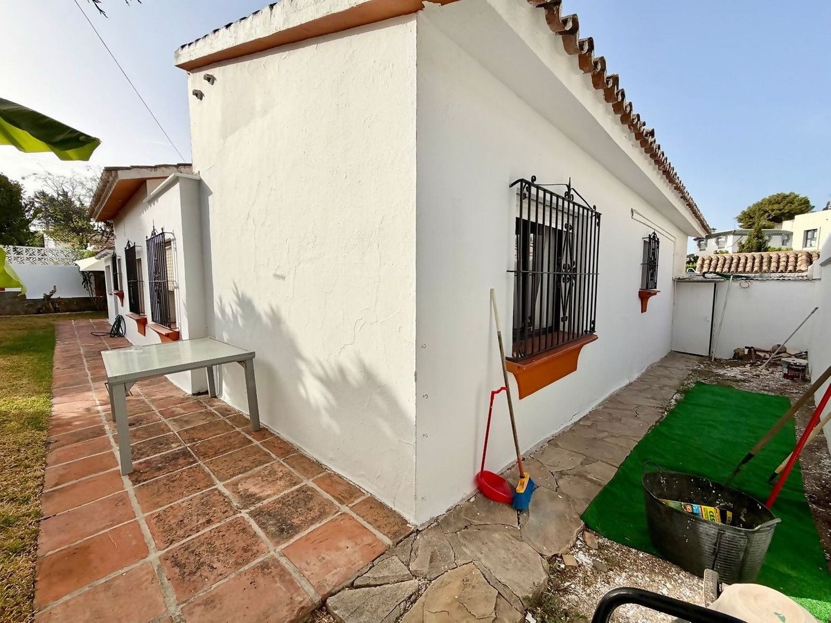 4 Bed Detached Villa in Las Brisas
