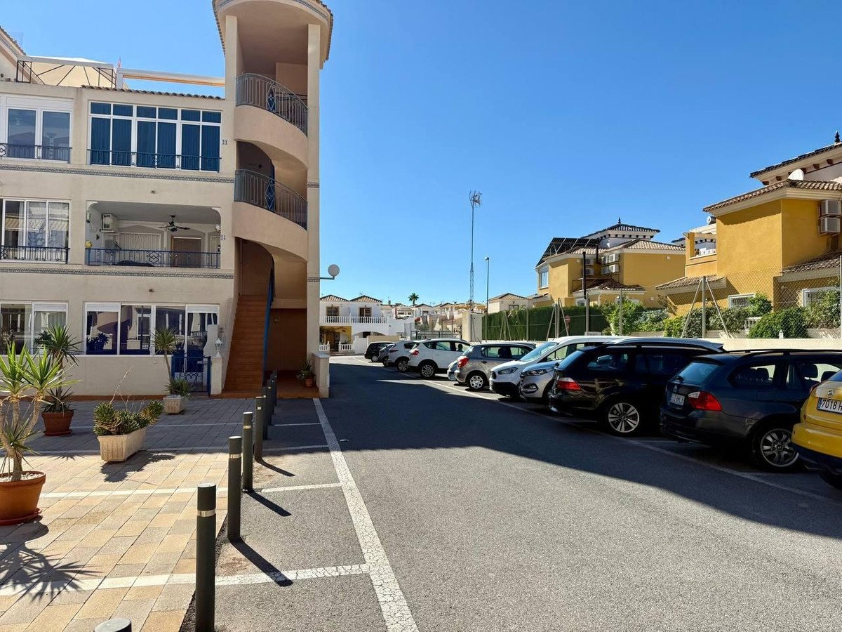 2 Bed Middle Floor Apartment in Orihuela
