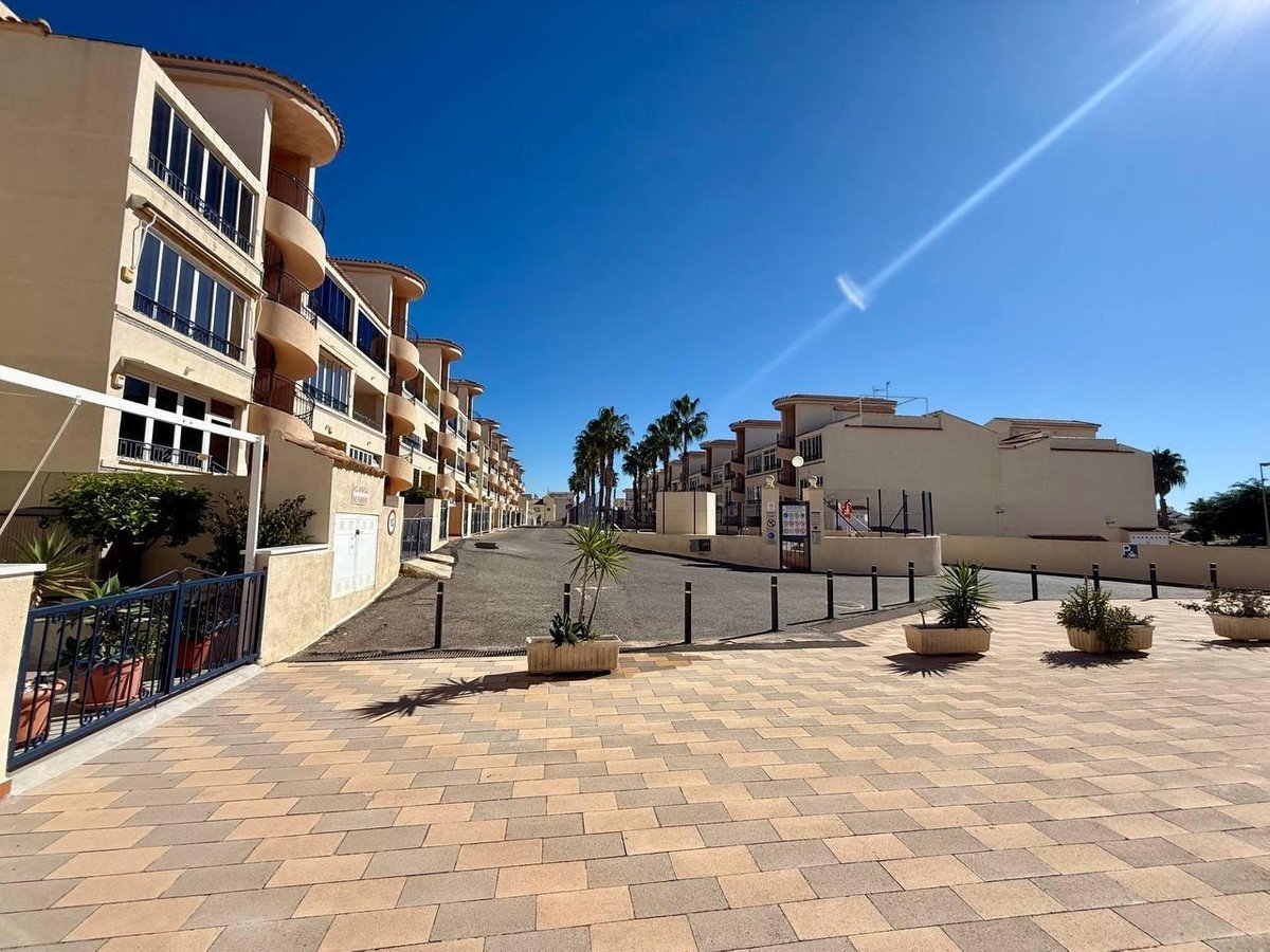 2 Bed Middle Floor Apartment in Orihuela