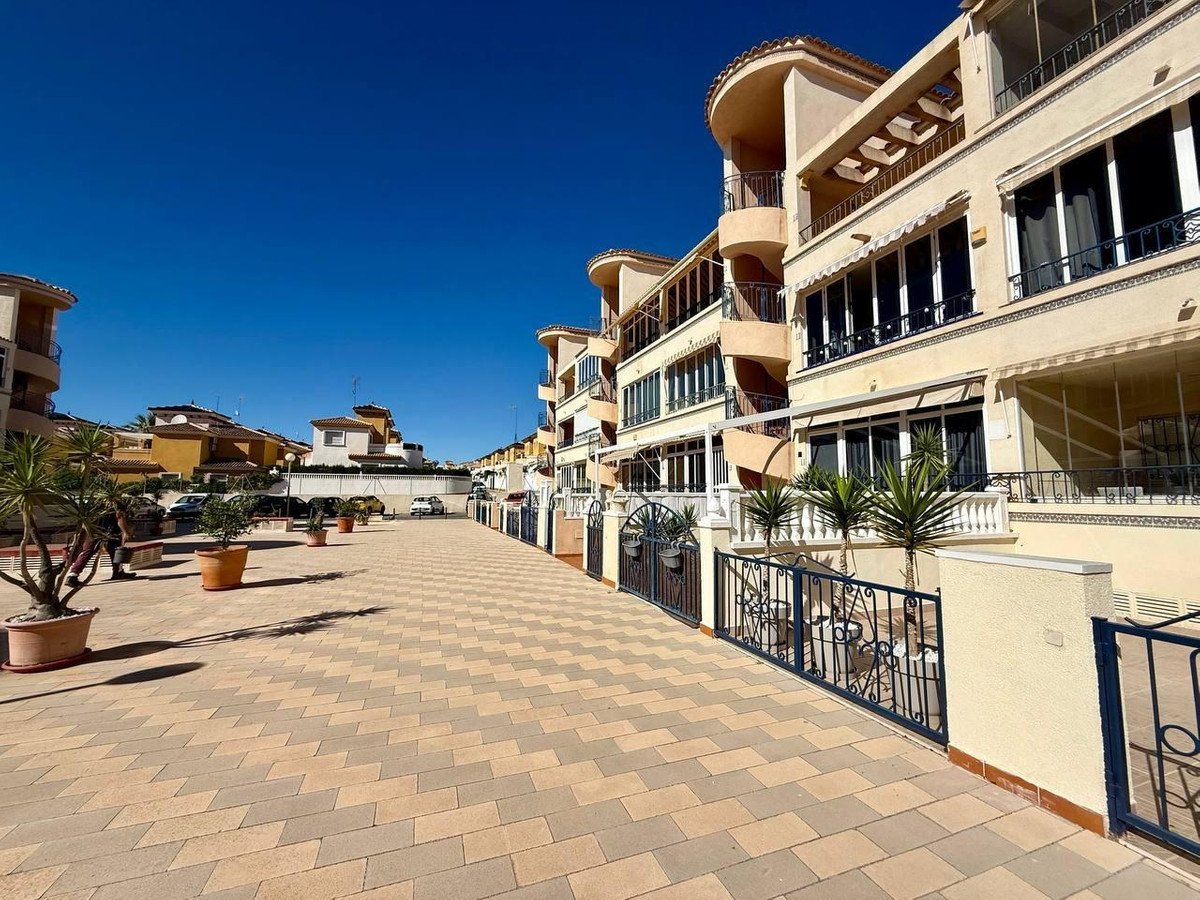 2 Bed Middle Floor Apartment in Orihuela