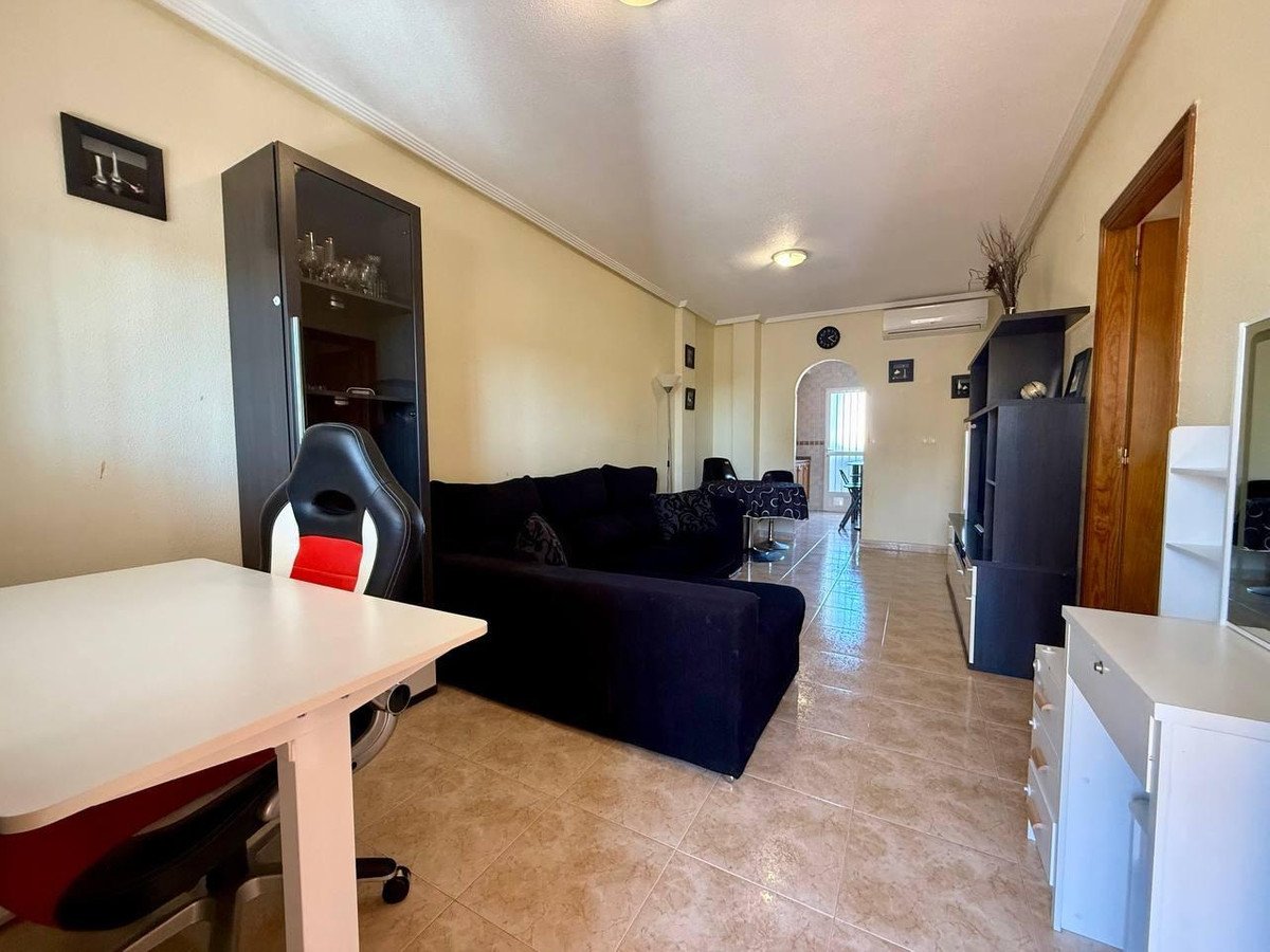 2 Bed Middle Floor Apartment in Orihuela