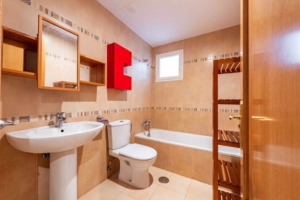1 Bed Ground Floor Apartment in Benahavís