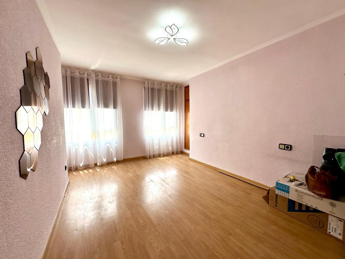 3 Bed Middle Floor Apartment in Alicante