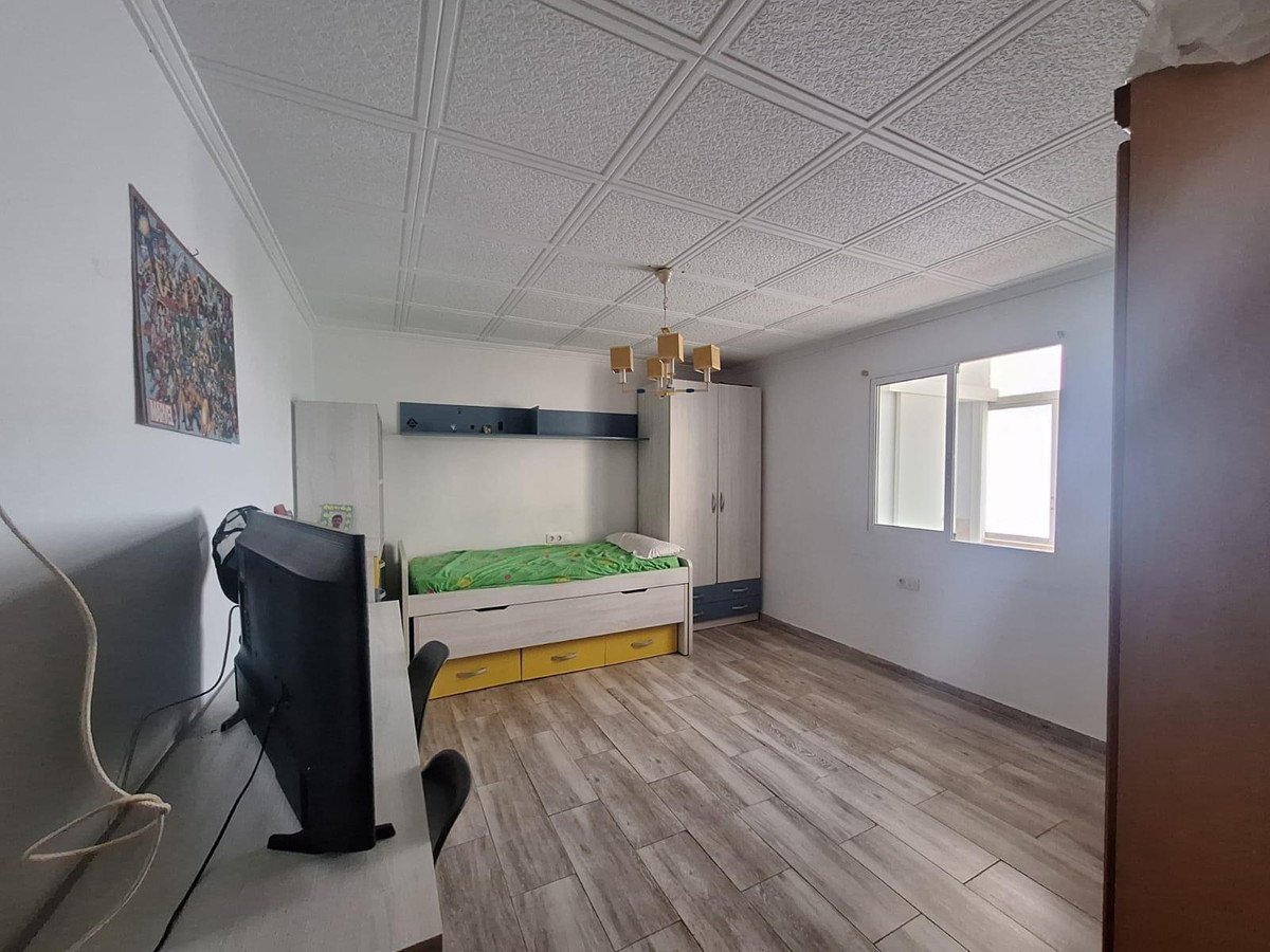 3 Bed Middle Floor Apartment in Alicante
