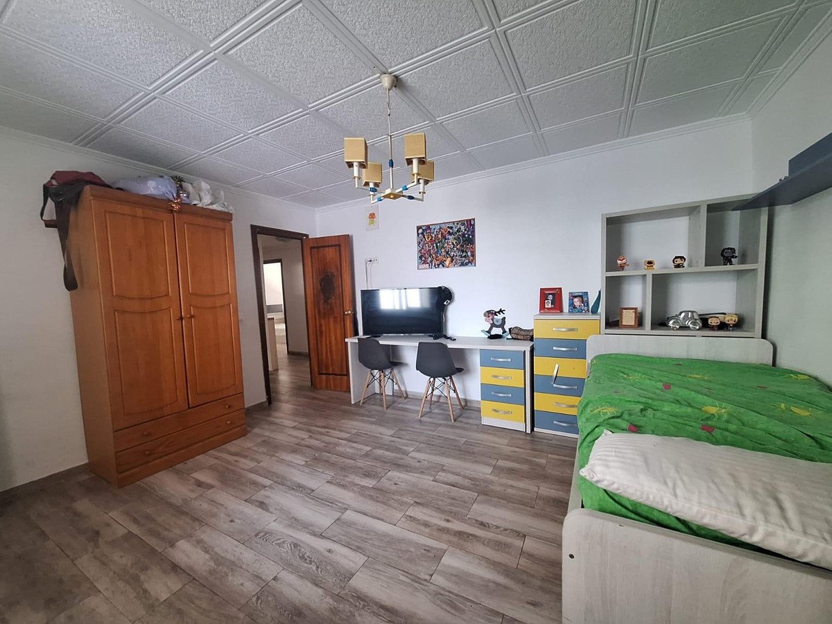 3 Bed Middle Floor Apartment in Alicante