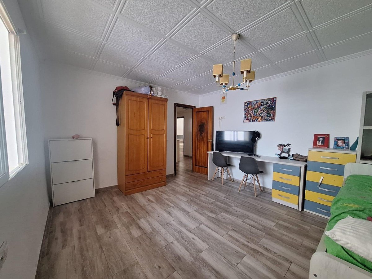 3 Bed Middle Floor Apartment in Alicante