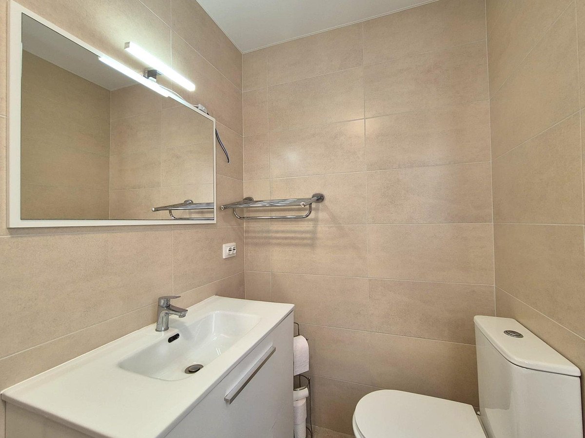 2 Bed Middle Floor Apartment in Alicante