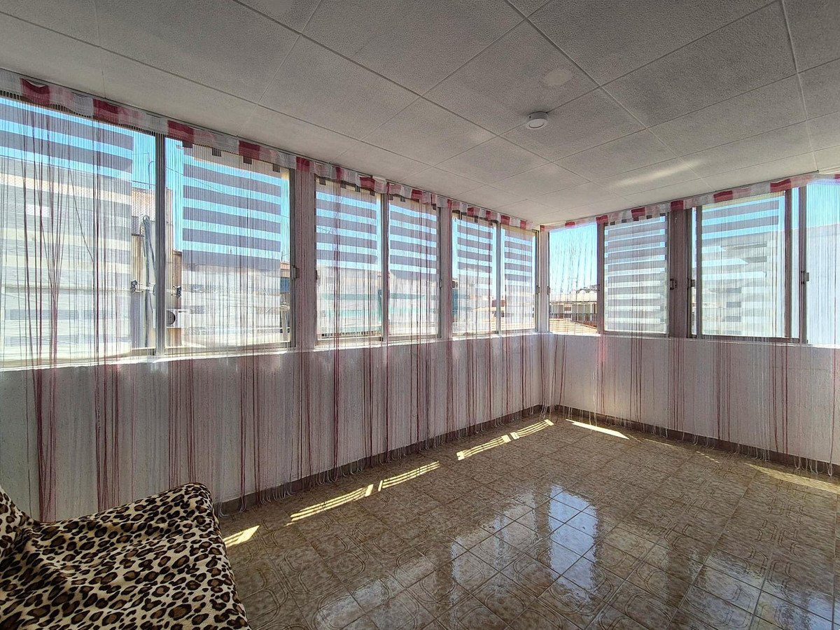 2 Bed Middle Floor Apartment in Alicante