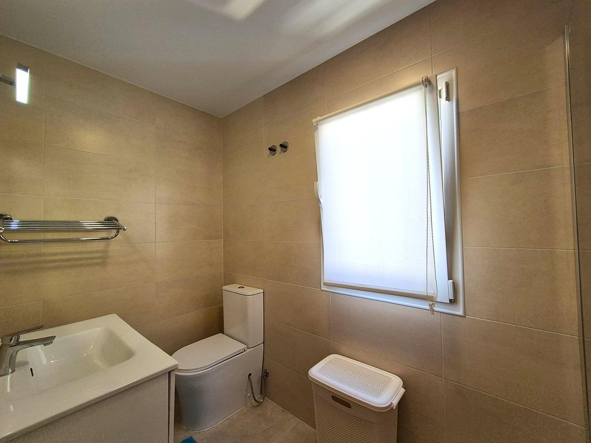 2 Bed Middle Floor Apartment in Alicante