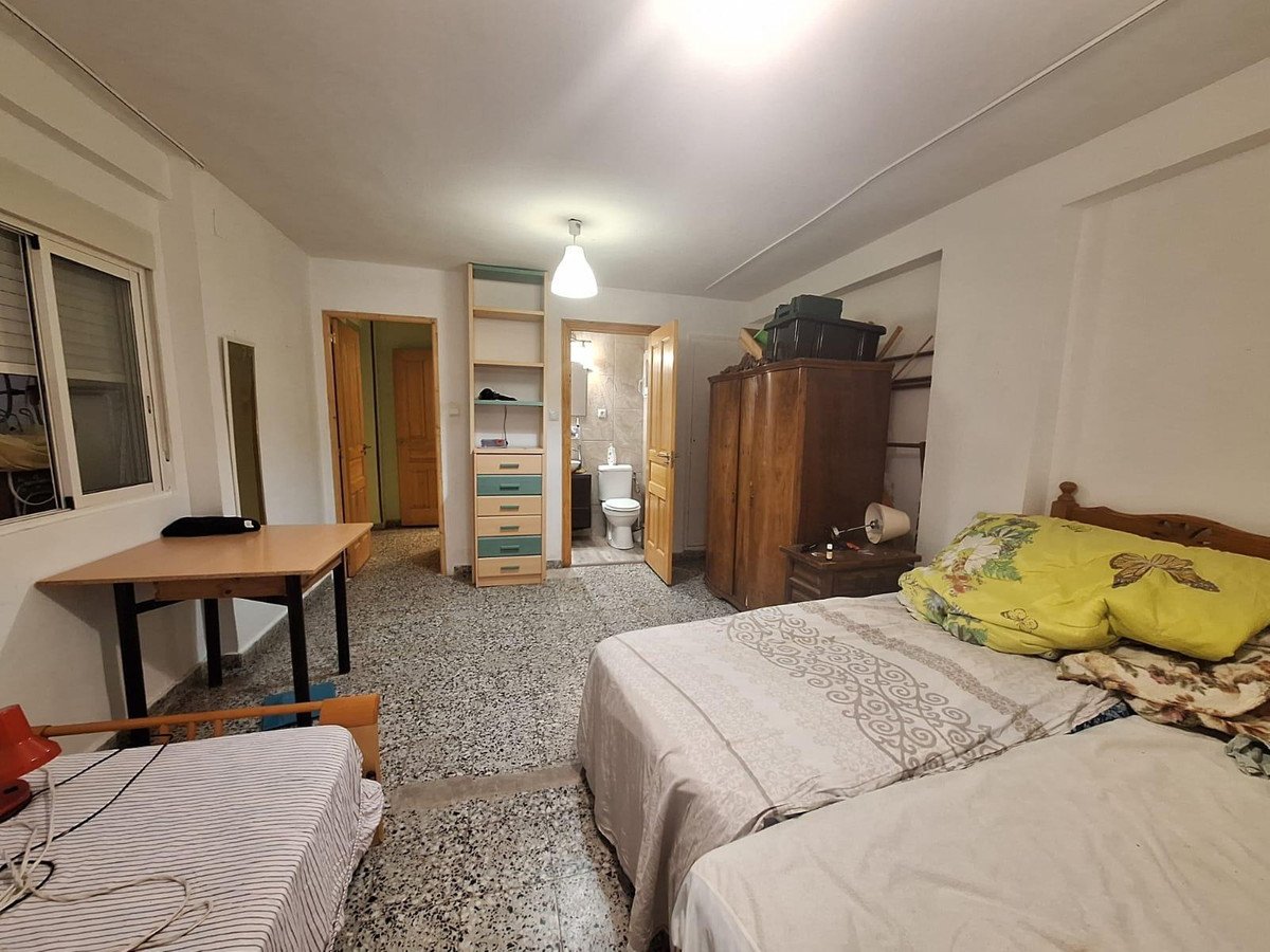 3 Bed Middle Floor Apartment in Alicante