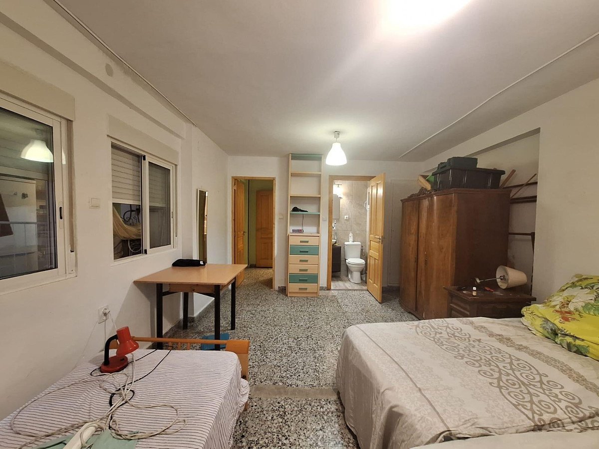3 Bed Middle Floor Apartment in Alicante