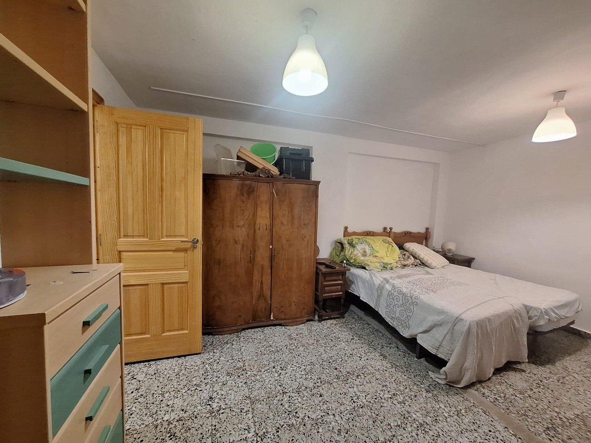 3 Bed Middle Floor Apartment in Alicante