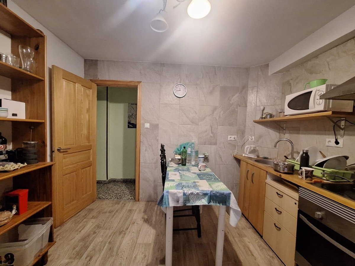 3 Bed Middle Floor Apartment in Alicante