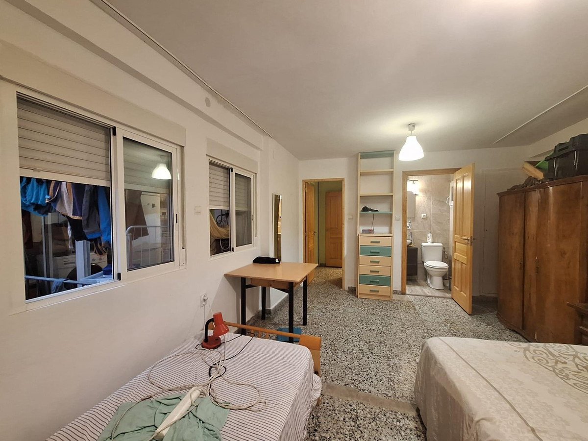 3 Bed Middle Floor Apartment in Alicante