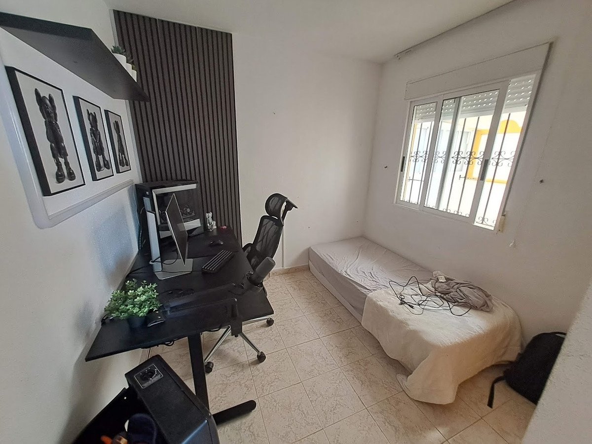 2 Bed Middle Floor Apartment in La Mata