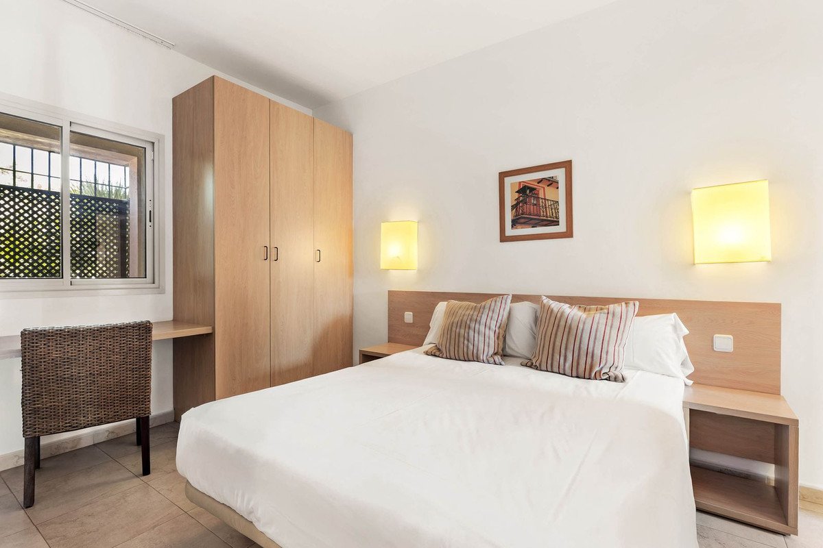 2 Bed Middle Floor Apartment in Manilva