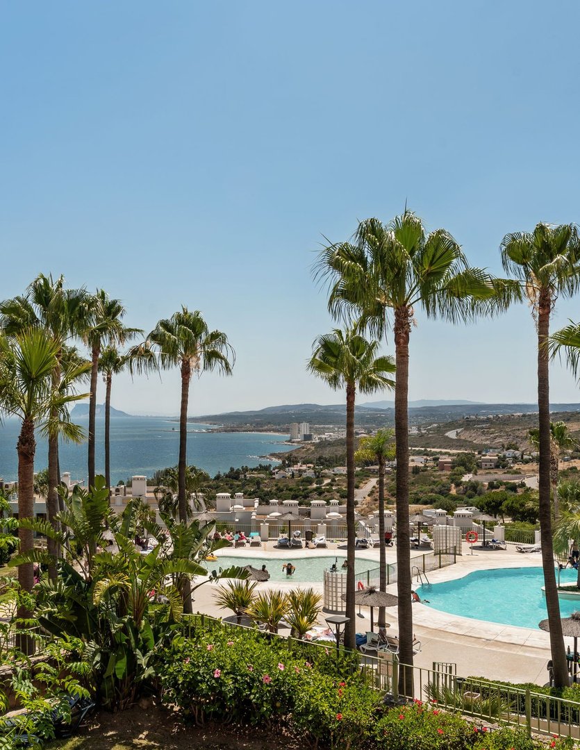 2 Bed Middle Floor Apartment in Manilva