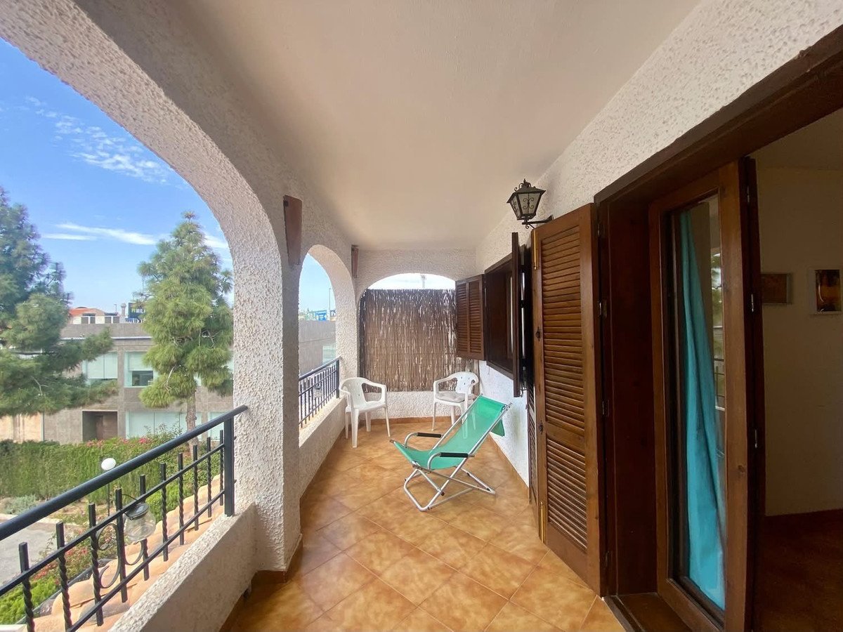 2 Bed Middle Floor Apartment in Cabo Roig