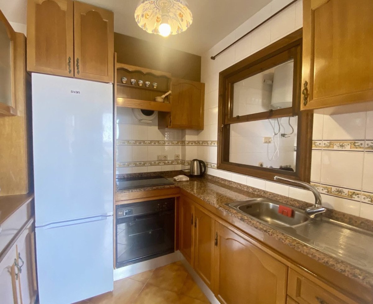 2 Bed Middle Floor Apartment in Cabo Roig