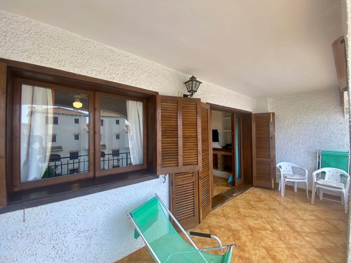 2 Bed Middle Floor Apartment in Cabo Roig