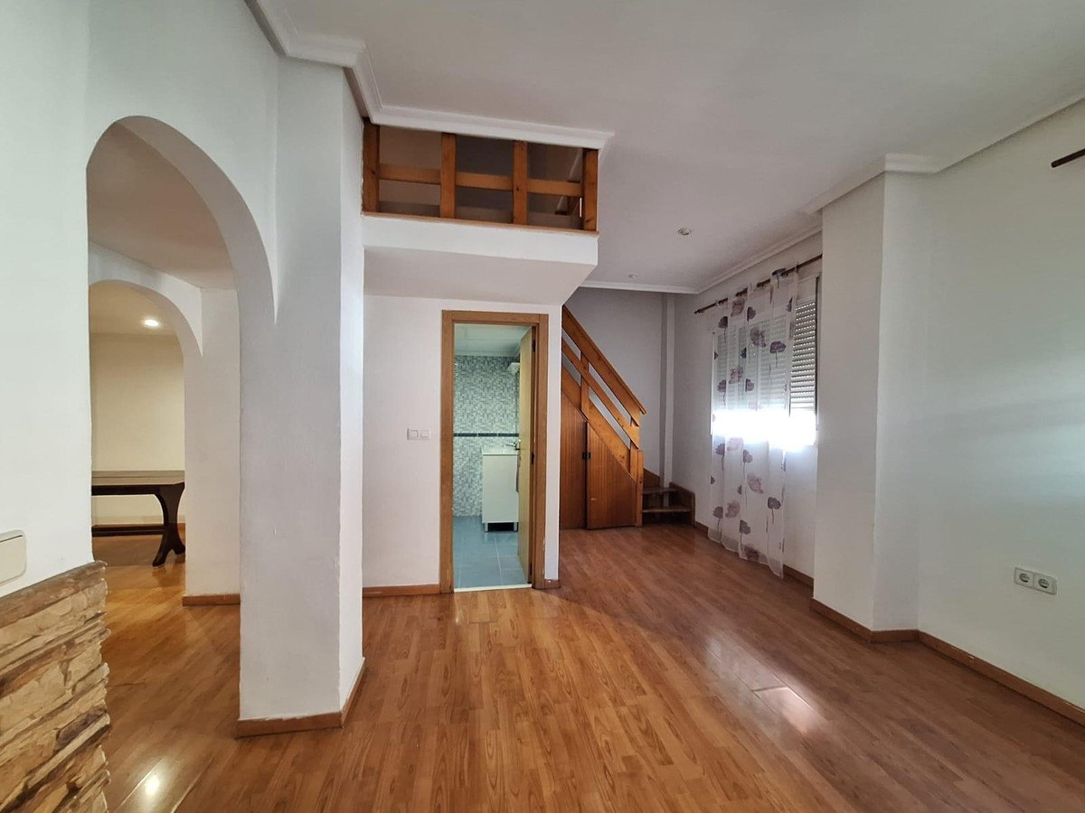 3 Bed Middle Floor Apartment in Alicante