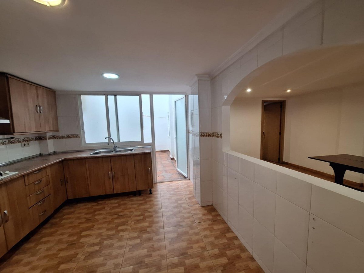 3 Bed Middle Floor Apartment in Alicante